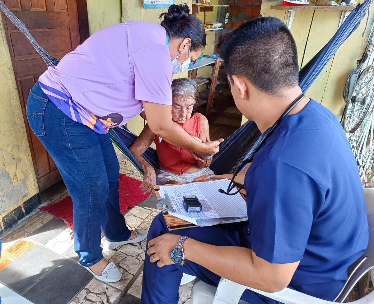 Visitas domiciliares ampliam cuidado à população em Parintins