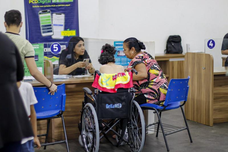 Governo do Estado lança nova versão e amplia acesso ao documento de identificação para pessoas com deficiência