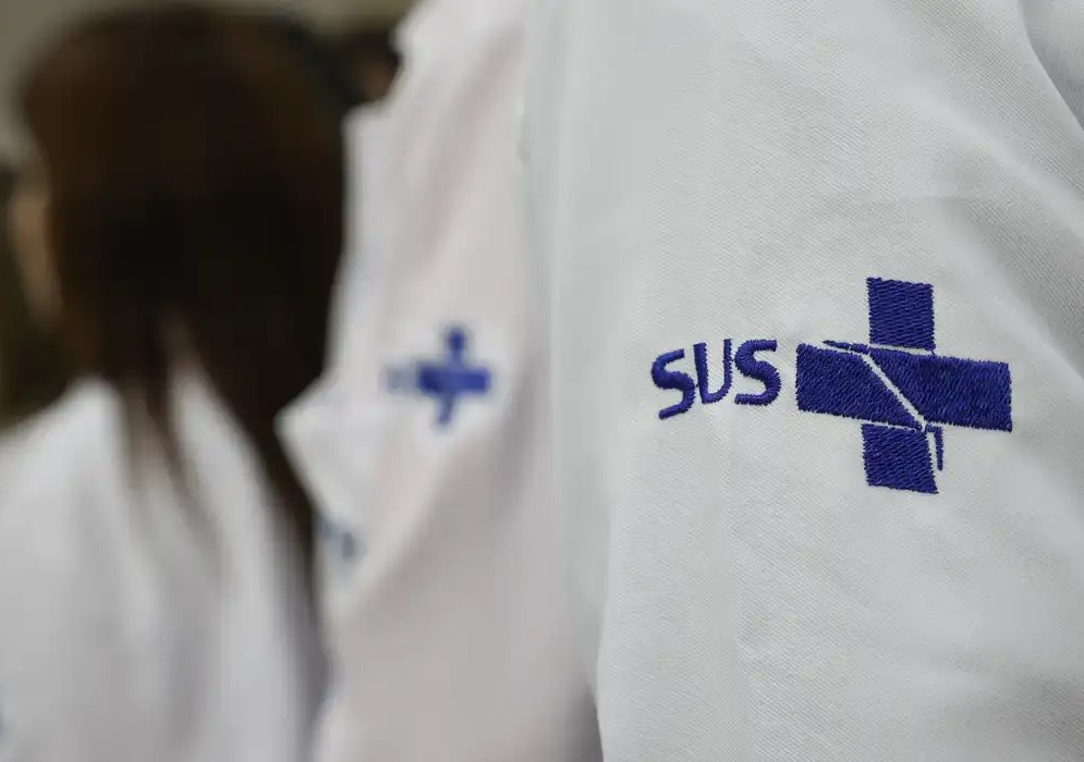 Março Azul: exames para rastrear câncer de intestino triplicam no SUS