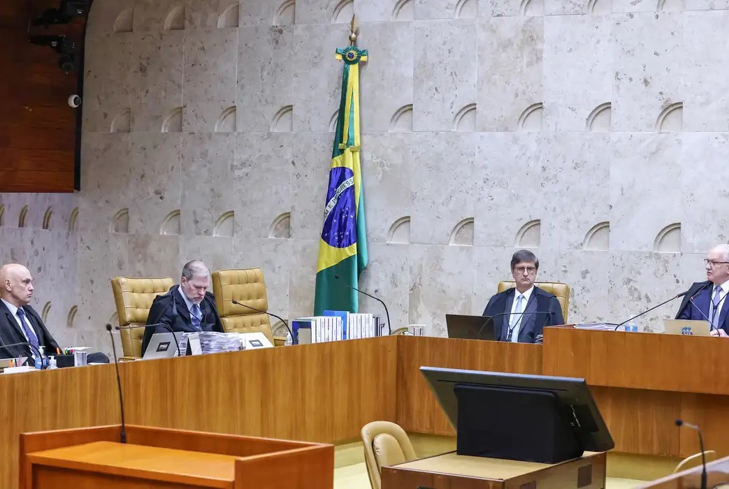 STF retoma julgamento sobre pagamento de penduricalhos