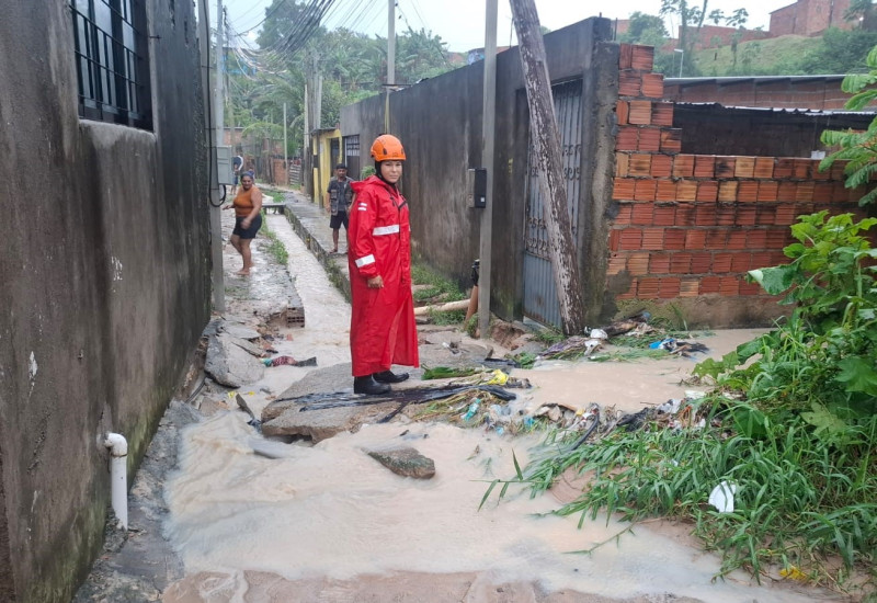 Corpo de Bombeiros socorreu 32 famílias durante o temporal de quarta-feira, em Manaus