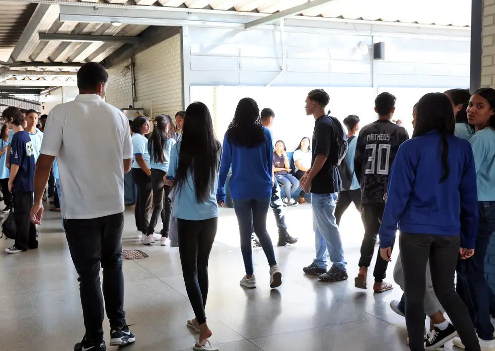 Pé-de-Meia: beneficiários nascidos em novembro e dezembro recebem hoje