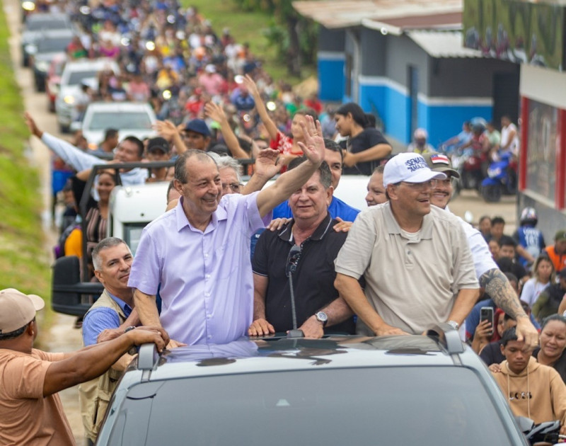 Ao lado de Eduardo Braga e lideranças, Omar Aziz cumpre agenda no Alto Solimões com foco em educação, saúde e apoio aos municípios