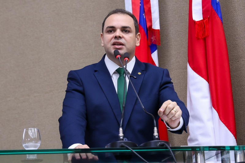 Roberto Cidade critica renúncia de David Almeida e aponta ‘traição à população de Manaus’