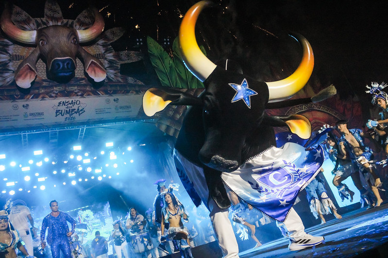 Caprichoso estreia no ‘Ensaio dos Bumbás 2026’ com o tema ‘É festa de novo!’ neste sábado, em Manaus