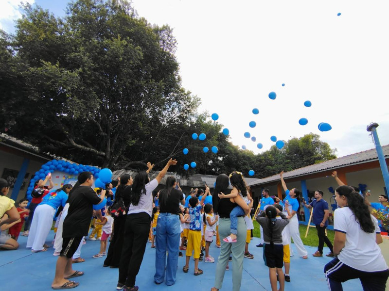 Centro Educacional Infantil Mirinópolis realiza Dia Azul com exposição e ações de inclusão