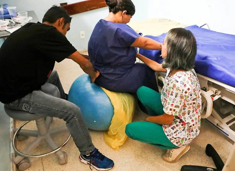 Doula: regulamentação reforça integração da categoria ao SUS