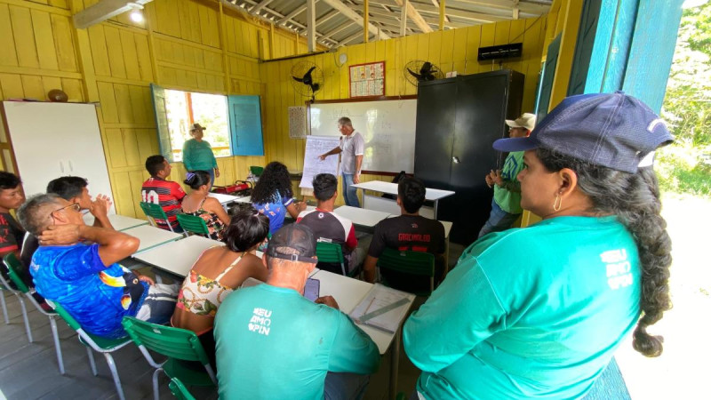 Agricultores da Várzea recebem ação da Prefeitura de Parintins e Embrapa