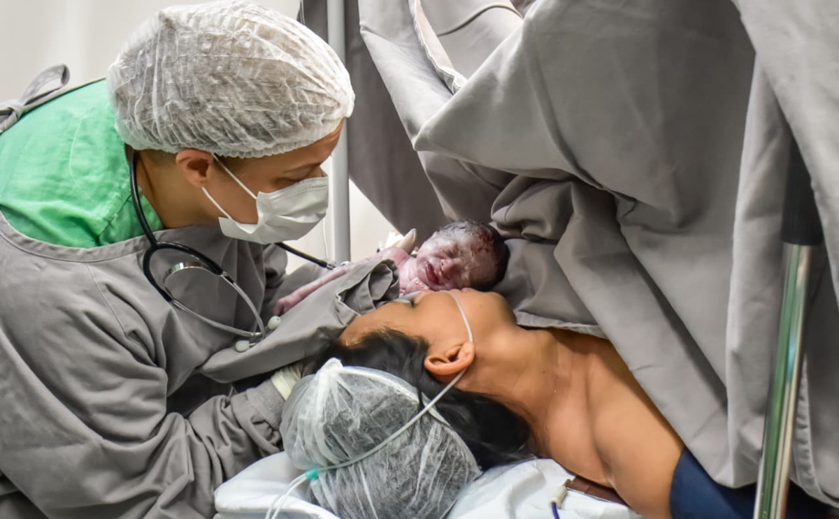 Parto raro de trigêmeos é realizado com sucesso na maternidade Ana Braga