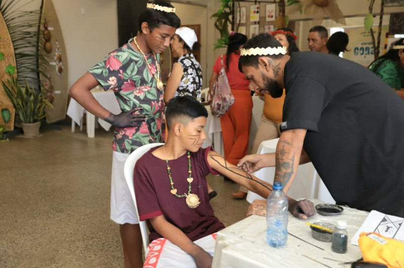 Prefeitura de Parintins celebra protagonismo indígena com abertura do 1º ENCULRI na Casa da Cultura
