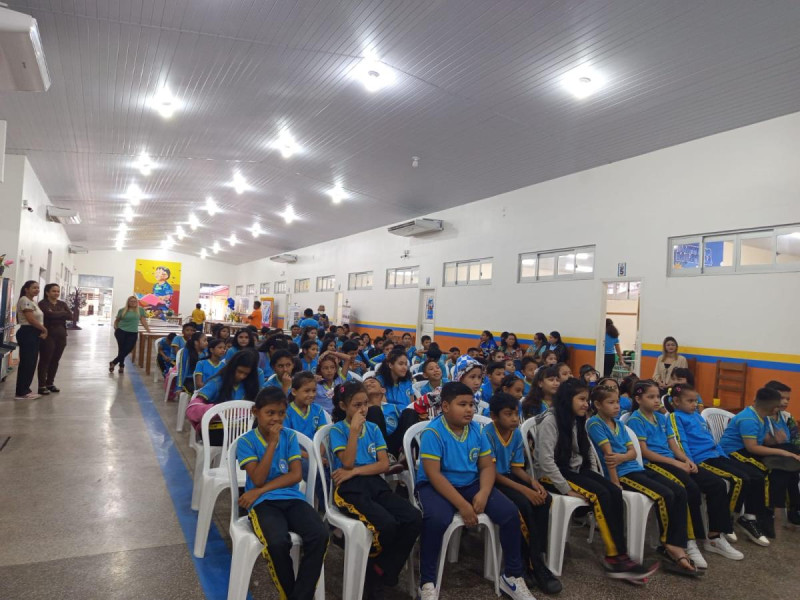 Programa Saúde na Escola leva vacinação e orientações de saúde bucal à Escola Municipal Beatriz Maranhão