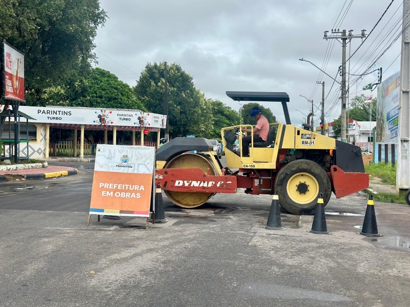 Prefeitura reforça serviços de recuperação asfáltica em bairros de Parintins