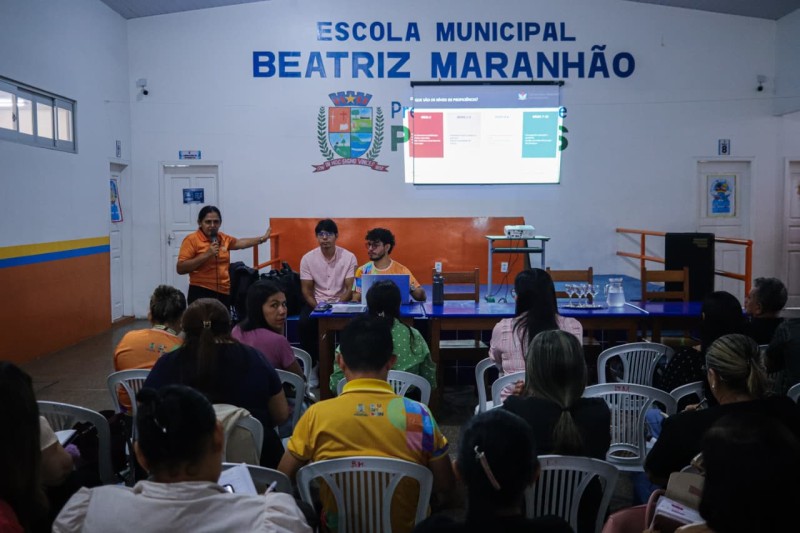 Secretaria de Educação de Parintins analisa resultados preliminares de avaliações externas para melhorias na rede municipal
