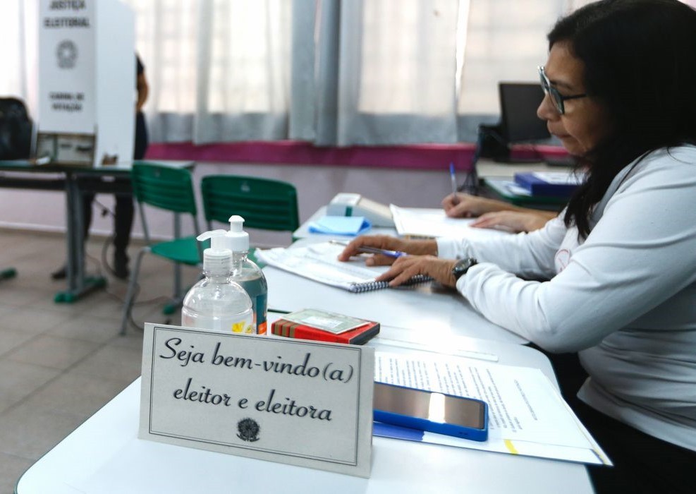 Eleições 2026: eleitor pode se inscrever para ser mesário voluntário