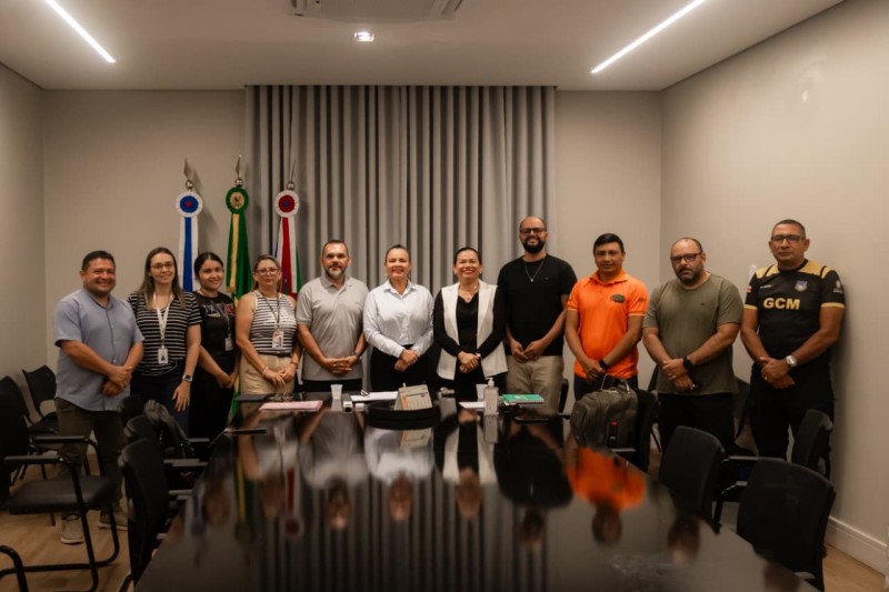 Prefeitura de Parintins inicia campanha sobre animais soltos nas áreas próximas do Aeroporto Júlio Belém