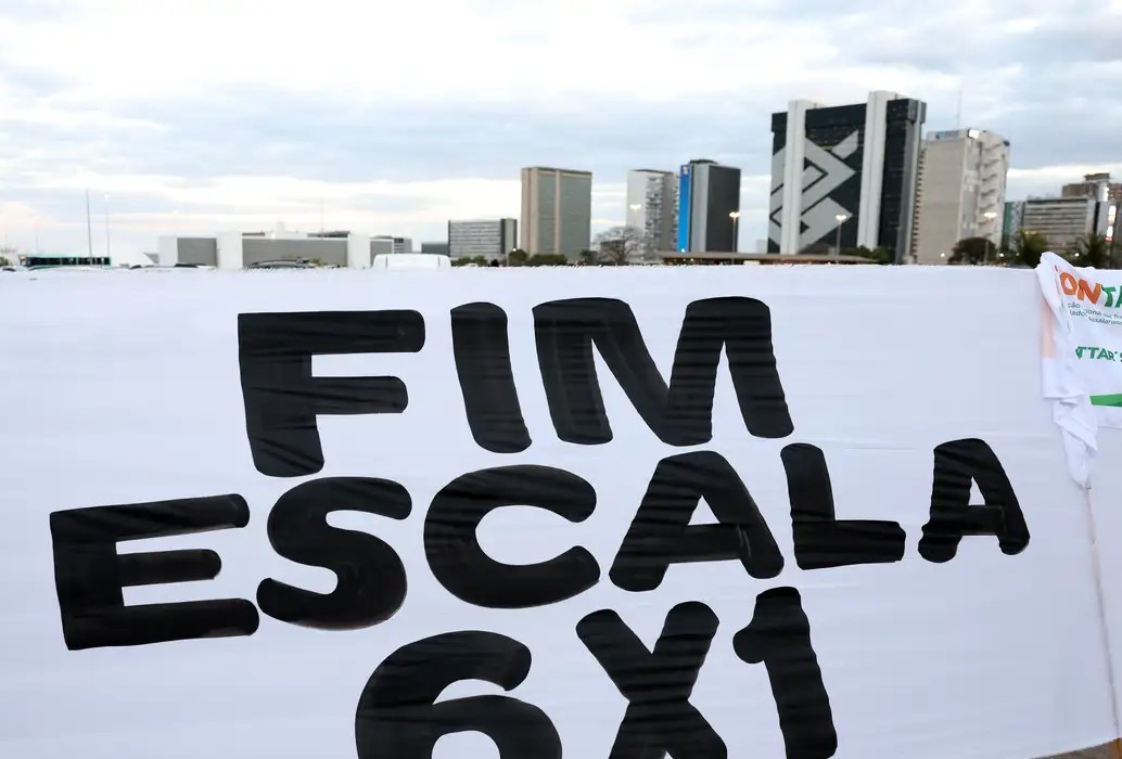 Vereadores fazem ‘protocolaço’ de projetos pelo fim da escala 6x1