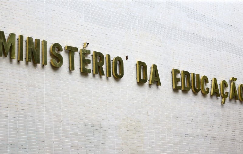 Formação de professores a distância mostra desempenho 53,1% inferior