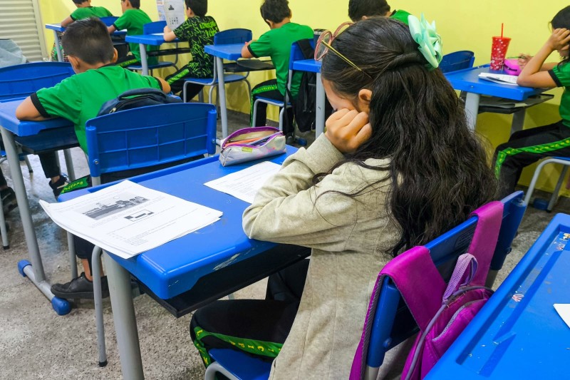 Estudantes da rede municipal de educação realizam avaliação do SADEAM 2026