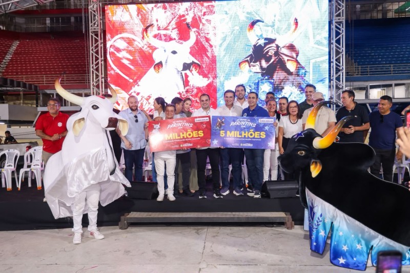 Em Parintins, governador Roberto Cidade anuncia investimentos para o 59º Festival Folclórico e assina convênio para obras de infraestrutura no município