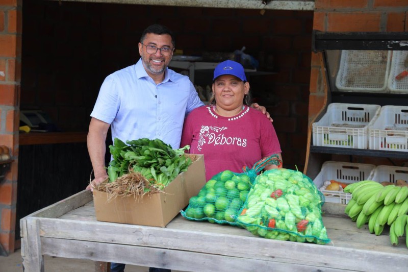 Produção cresce e renda de famílias aumenta após pavimentação de ramais realizada por Wilson Lima