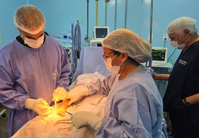 Mutirão de polidactilia transforma a vida de crianças atendidas no Hospital Jofre Cohen