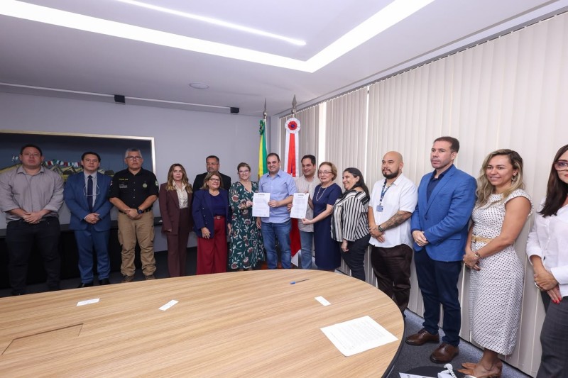 Roberto Cidade assina ordem de serviço para implantação da nova sede da Delegacia Especializada em Crimes contra o Meio Ambiente