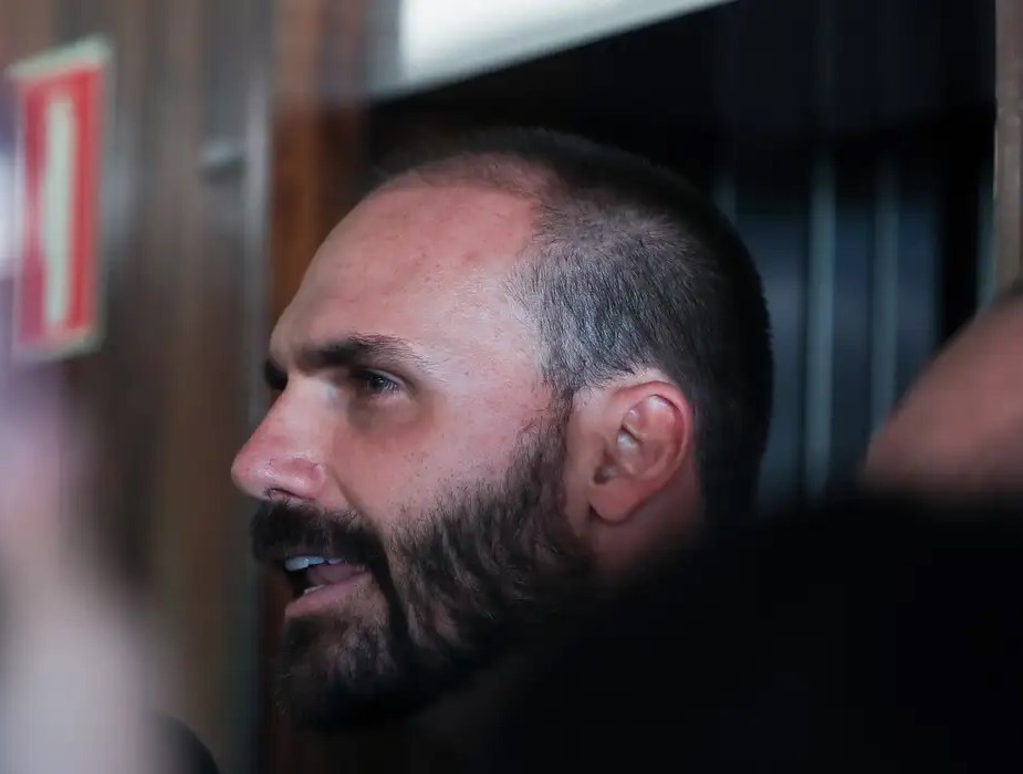 STF decide se Eduardo Bolsonaro será condenado no processo do tarifaço