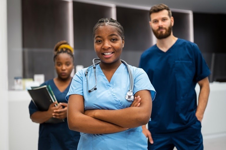 Candidatos a residência médica e em saúde já podem se inscrever para o Enare 2026/2027