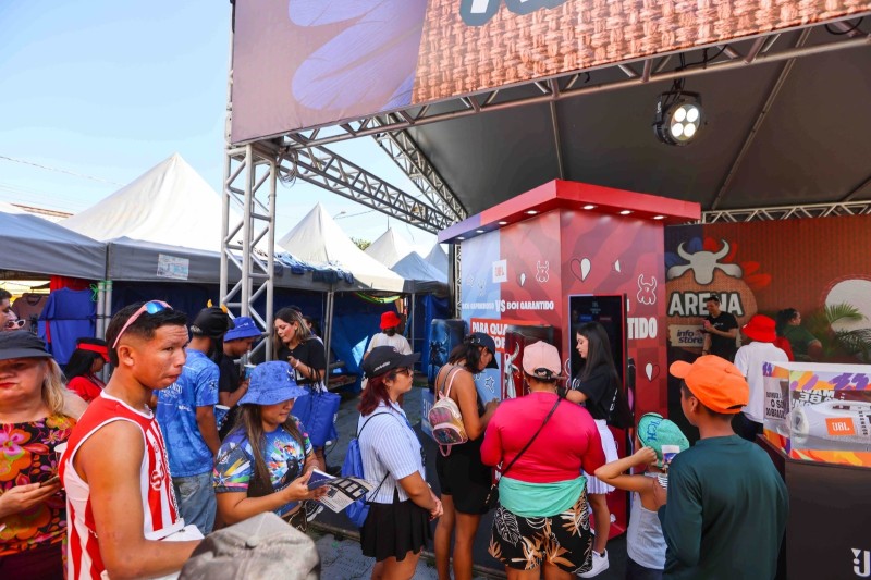 Mais de 17 mil pessoas participam das experiências promovidas pela Info Store e JBL no Festival de Parintins