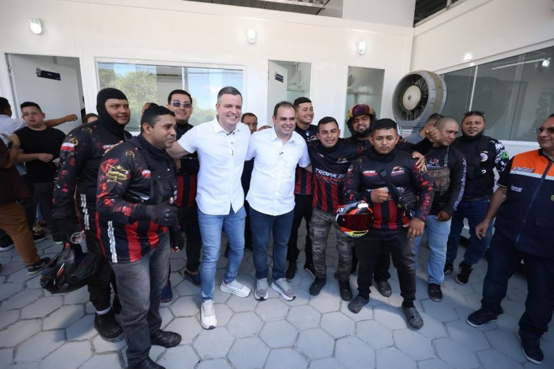 Roberto Cidade entrega novo Pit Stop Motociclista Legal na zona norte de Manaus