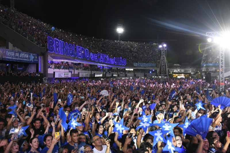 Em Manaus, Caprichoso reúne multidão na Festa da Vitória e reforça compromisso com o futuro do espetáculo campeão
