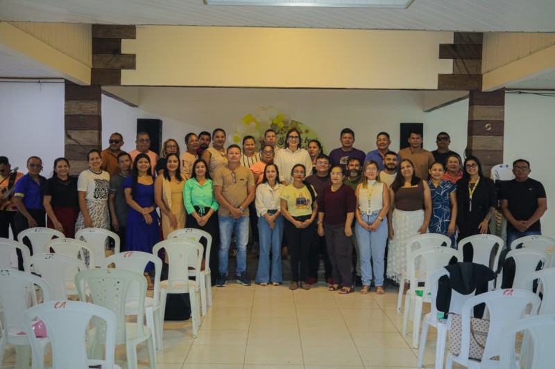 Semed Parintins alinha ações e projetos junto a gestores de escolas e centros de educação infantil