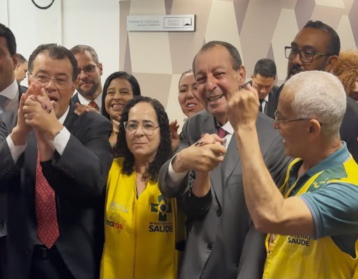 Com voto favorável de Omar Aziz, Senado aprova PEC 14 para agentes comunitários de saúde e de combate às endemias