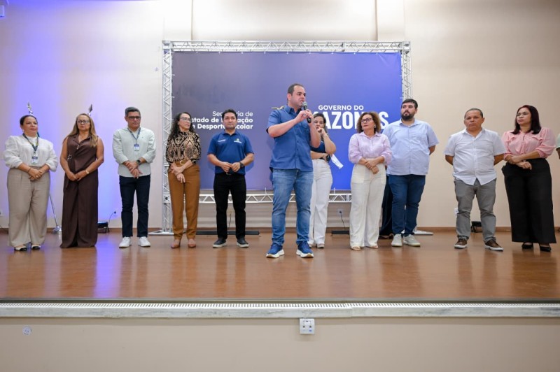 Governador Roberto Cidade anuncia concurso público com 7,8 mil vagas para reforçar a rede estadual de ensino