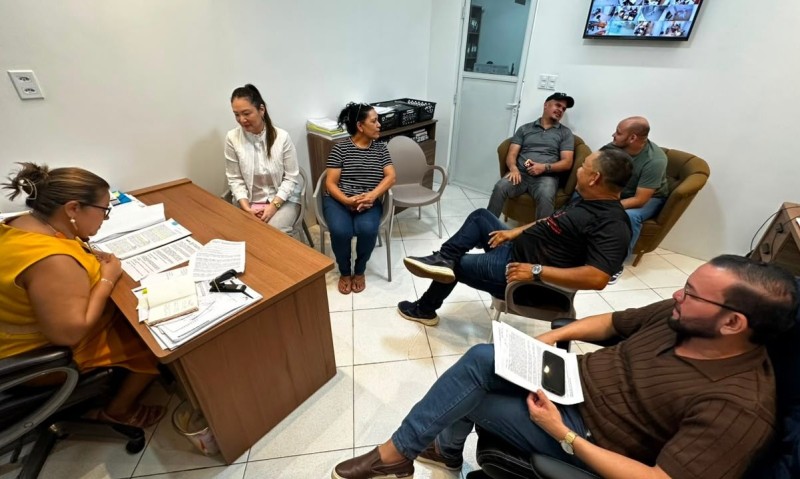 Equipes técnicas reforçam análise documental para regularização do Residencial Parintins