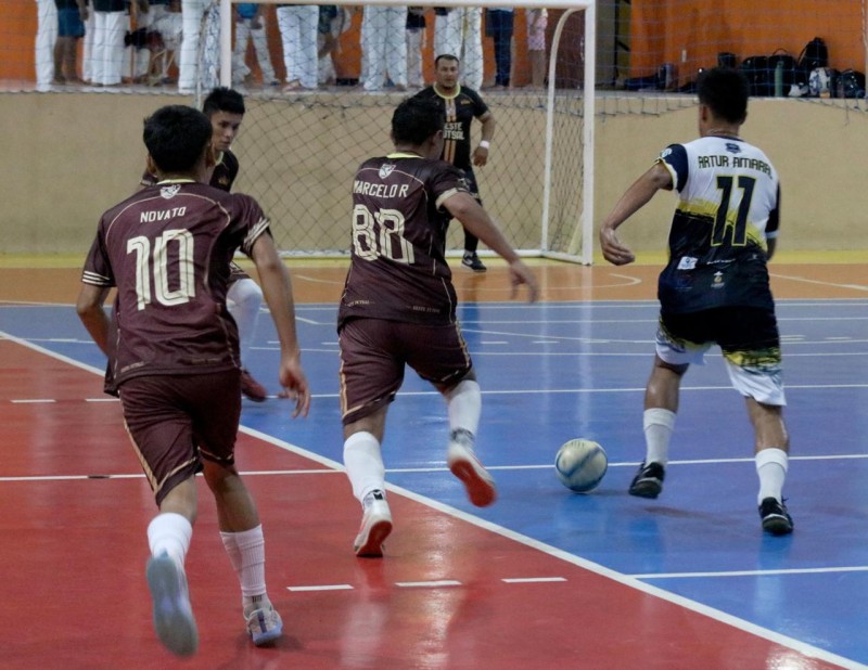 Futsal masculino e feminino movimentam ginásios de Parintins com jogos decisivos