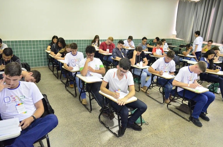 Ferramentas auxiliam estudantes na preparação para o Enem