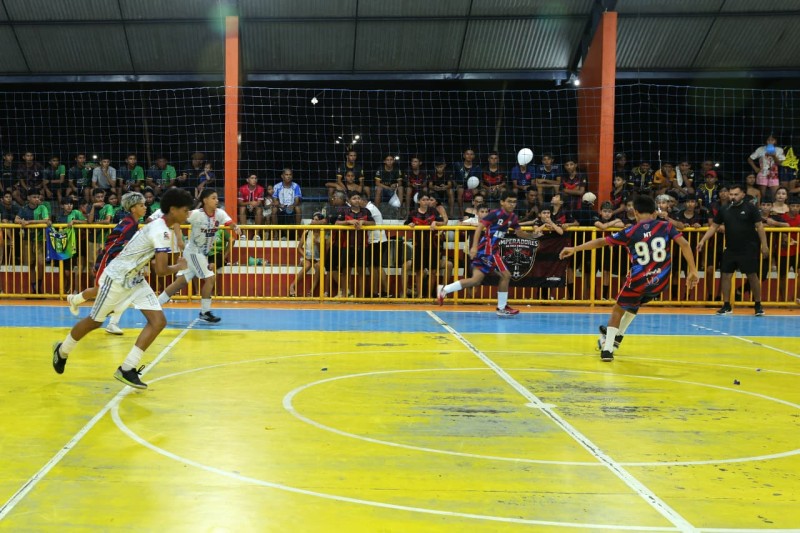 Abertura da 2ª Copa Fênix oferece grandes jogos, desfile de rainhas e shows culturais em Parintins