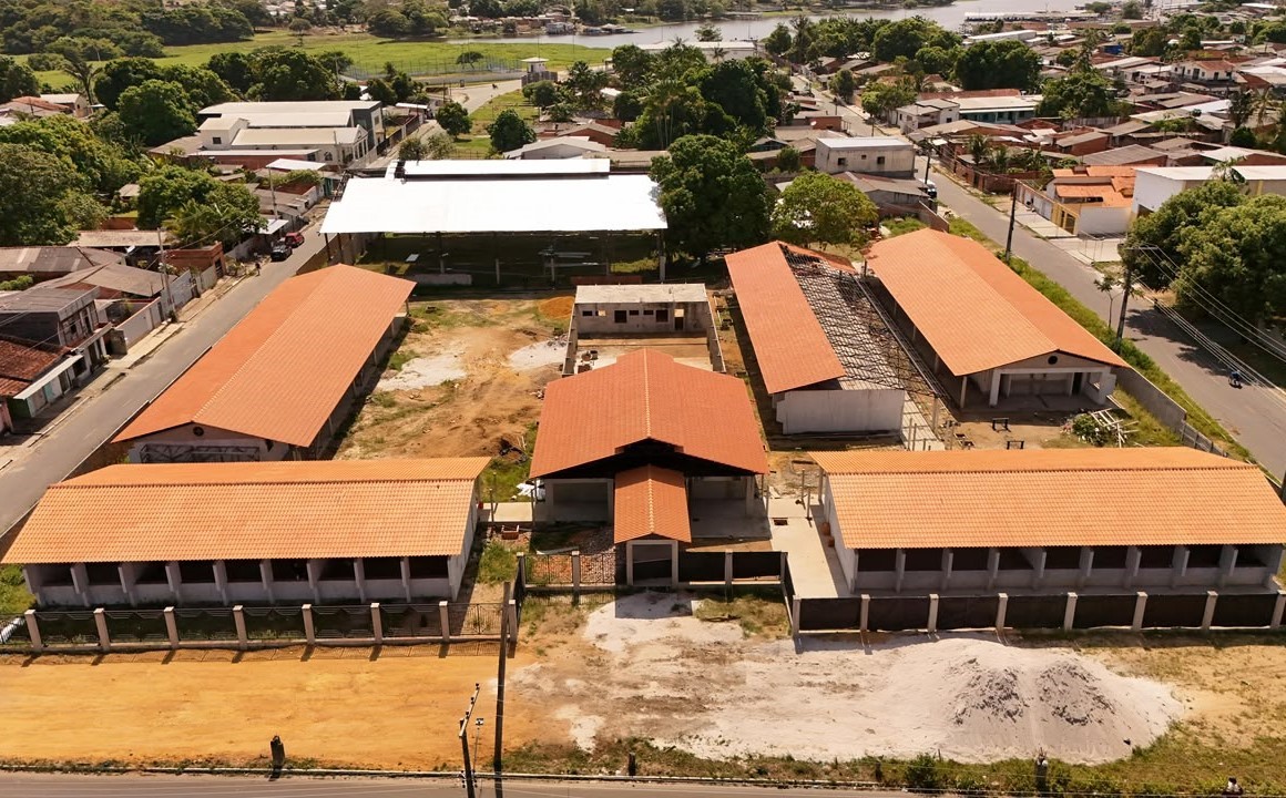 Obra de nova escola amplia estrutura da educação em Parintins