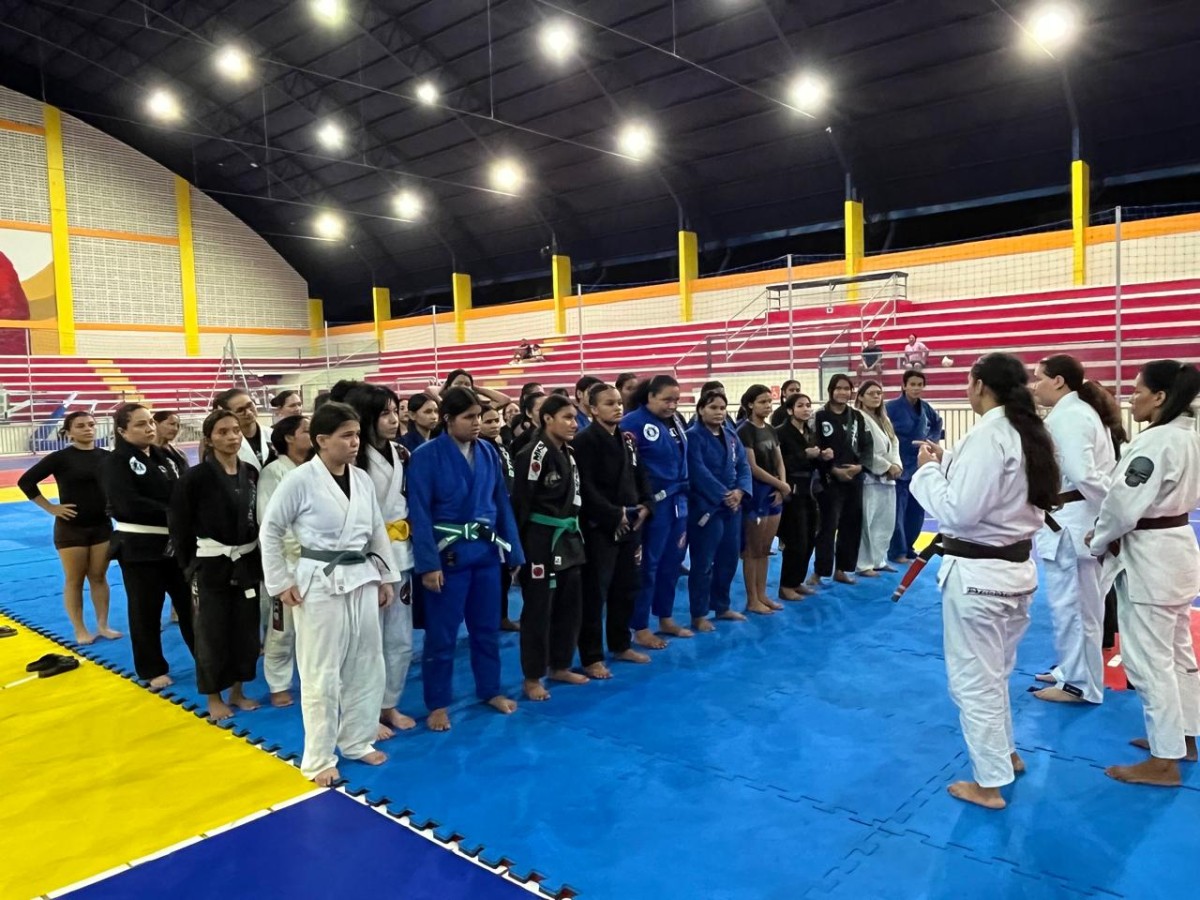 Mais de 60 mulheres participam do 1º Aulão de Jiu-Jitsu em Parintins