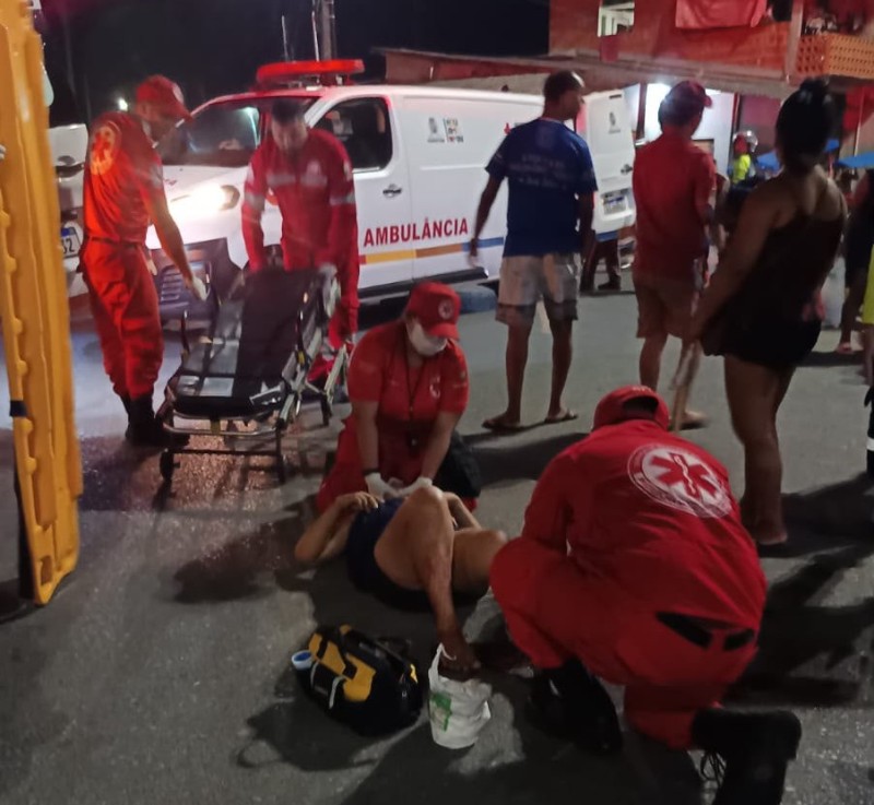 Colisão entre motocicletas deixa três feridos em cruzamento de Parintins