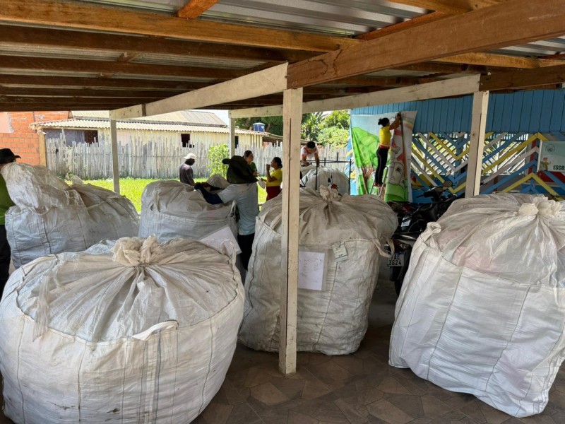 Escolas de Parintins já arrecadaram seis toneladas de recicláveis no projeto Escola que Recicla