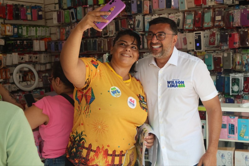 Wilson Lima defende liberdade para trabalhar e empreender durante caminhada na zona norte