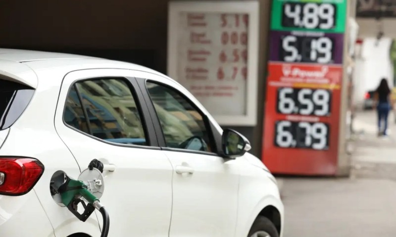 Governo anuncia novas medidas para combustíveis com impacto de R$ 7 bilhões por mês