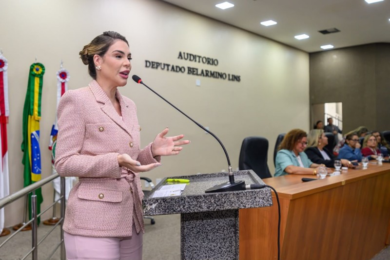 Thaisa Cidade relata ações judiciais e diz ser alvo de tentativa de silenciamento nas redes sociais
