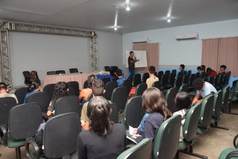 Prefeitura de Parintins abre inscrições para II edição do Cursinho Pré-Vestibular “Eu Amo Parintins”