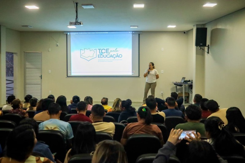 Programa TCE Pela Educação capacita educadores de Parintins em formação virtual