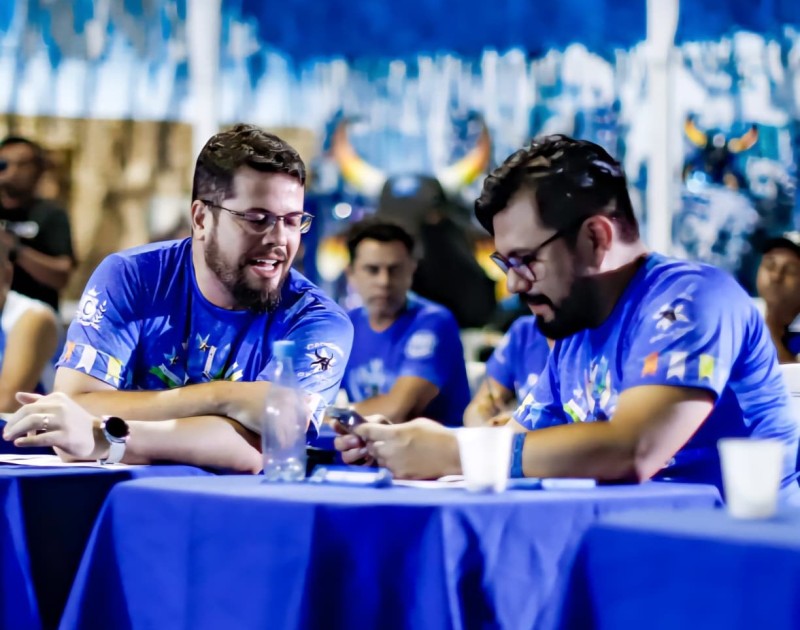 Caprichoso inicia nova gestão com renovação de contratos de artistas para próxima temporada