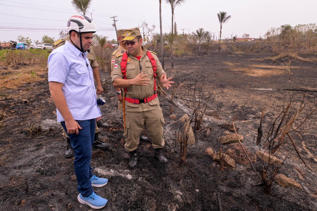 Roberto Cidade acompanha combate a incêndio de grandes proporções na AM-070
