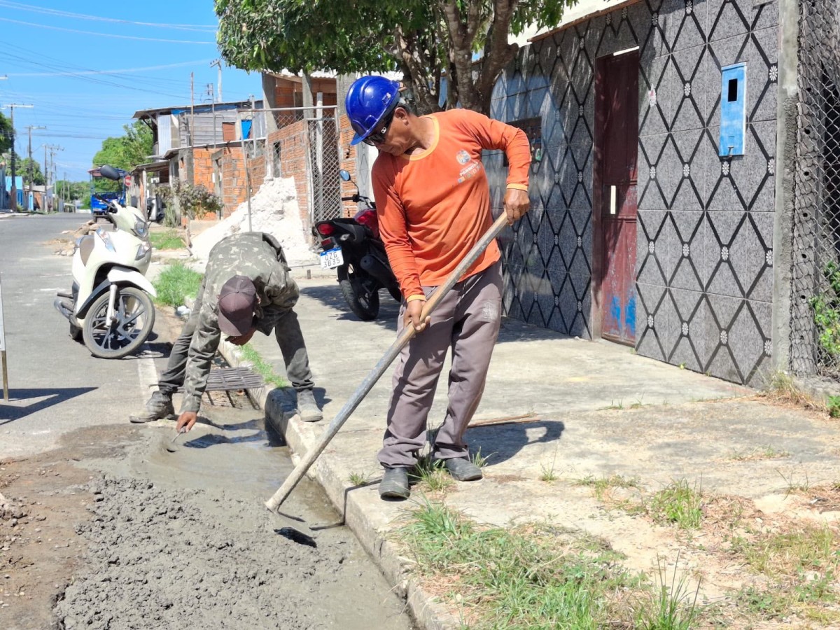 Serviços de Infraestrutura avançam nos bairros de Parintins